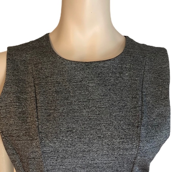 3/$30 - H&M Grey Sleeveless Pleated Top Size Med - Picture 2 of 8
